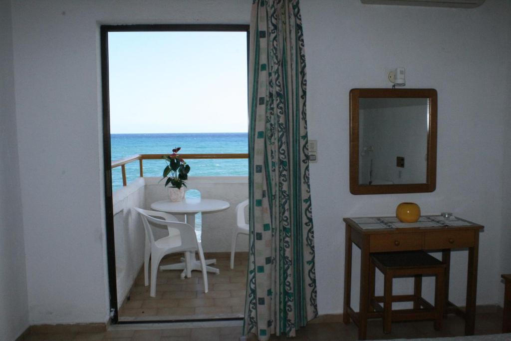 Blue Bay Apartments خيرسونِسوس الغرفة الصورة