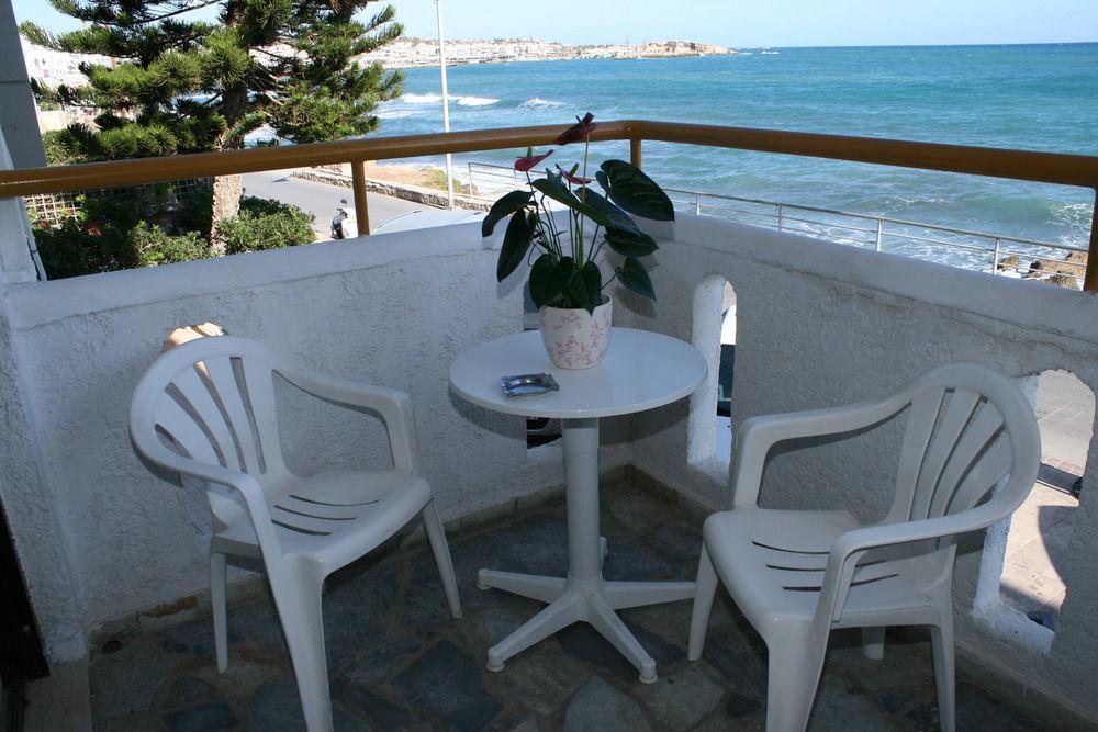 Blue Bay Apartments خيرسونِسوس المظهر الخارجي الصورة